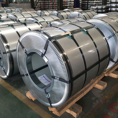 Dx51d Dx52d Dx53d Coil d'acier galvanisé laminé à froid avec une surface légèrement huilée