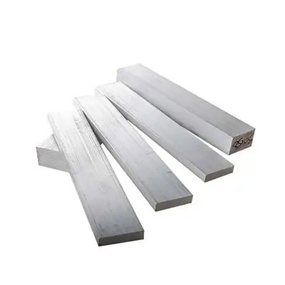 200 300 400 500 600 Série 303 Barre carrée en acier inoxydable avec service de perforation 2B BA 2D 2BB n° 3 n° 4 Finition de surface