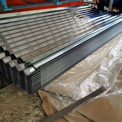 600-1250 mm Largeur tôle de toiture galvanisée Zinc personnalisé pour différentes tailles et ± 1% de tolérance