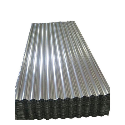 Fabrication de tôles de toiture galvanisées ondulées pour la construction de plafonds
