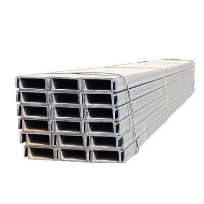 L'acier de canal de 4 mm pour les matières premières est perforé et standardisé JIS ASTM GB BS EN DIN
