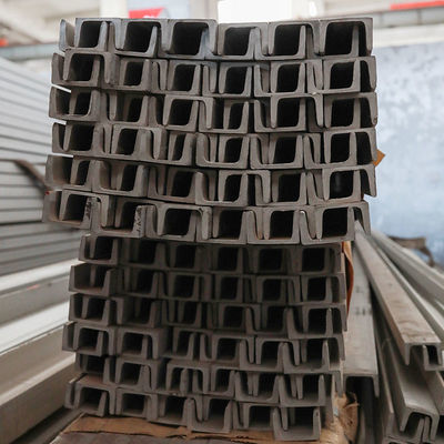 Acier de section C laminé à chaud pour l'ingénierie des murs de rideau et les applications structurelles